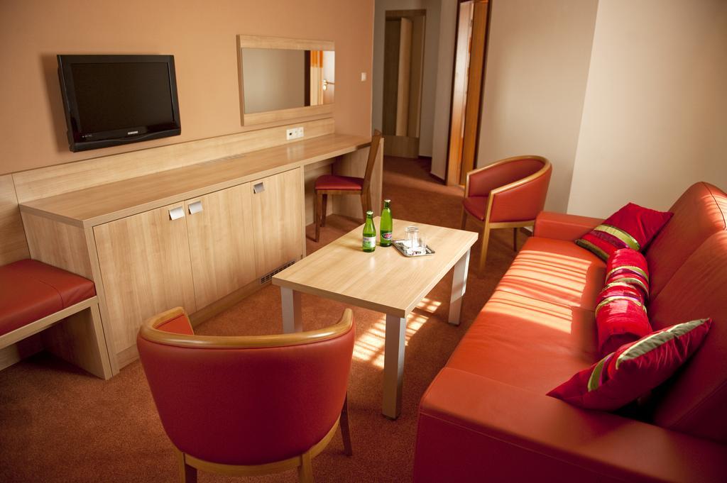 Hotel Club Kezmarok Exterior photo